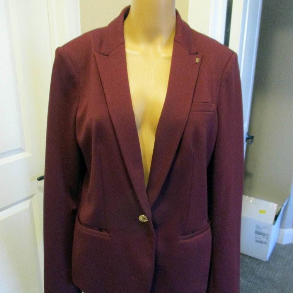 Tommy Hilfiger Burgundy sz 10 blazer